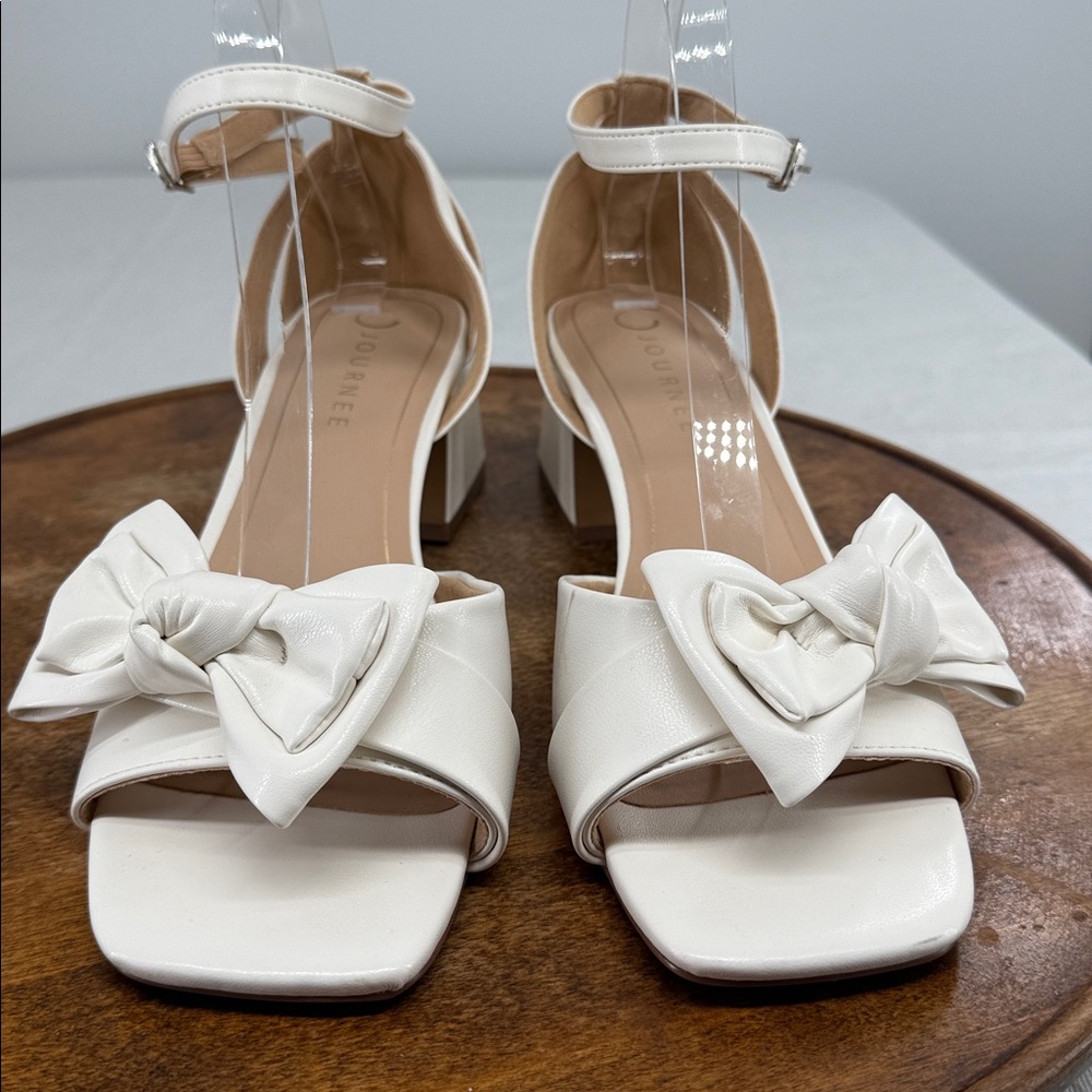 Journee Sandals Wm 10 Wide Zevi White Bow Faux Leather Block Heel Wedding Prom - Picture 2 of 11